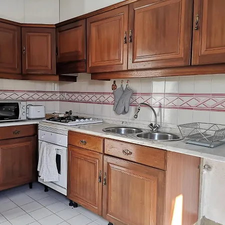 Salty Holidays Flat شقة جويا